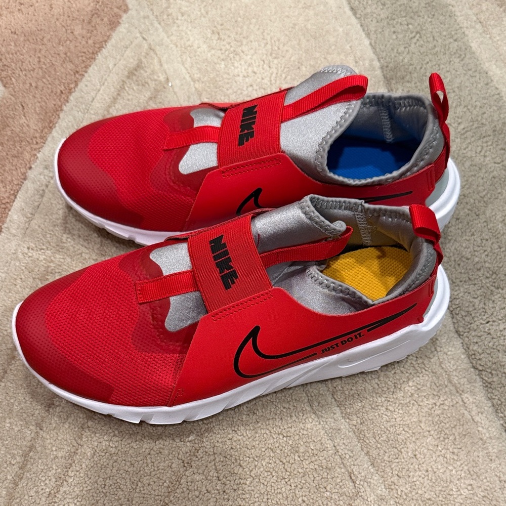 NEW Nike Flex Runner2 Kids Red Slip-On Shoes Size 6